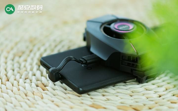 极摩客 K1 &amp; 极摩客 G1 · 图赏】