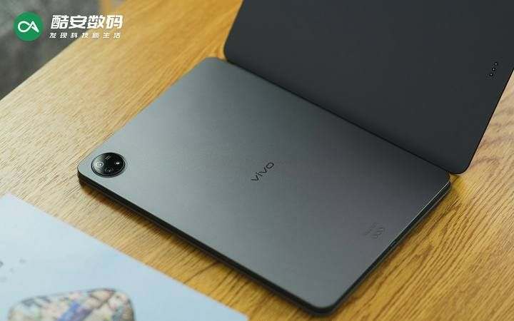 vivo X Flip「菱紫」· 真机图赏】