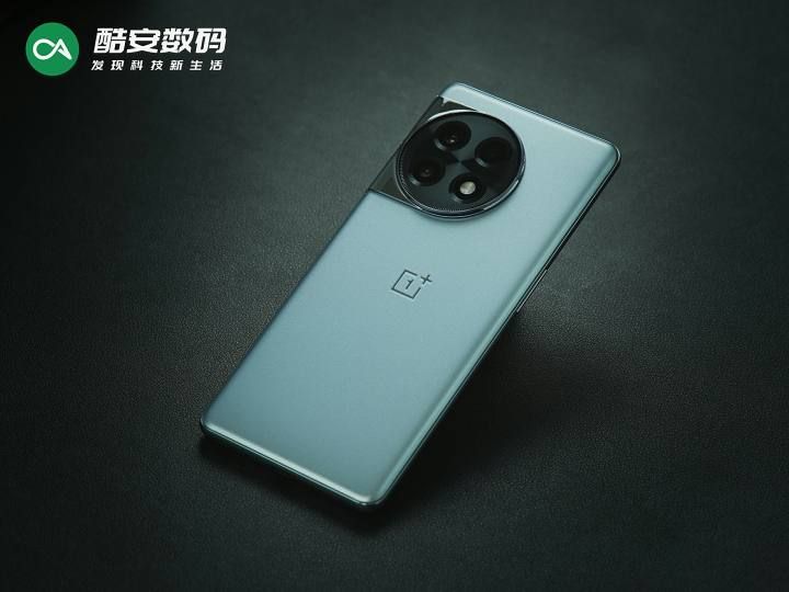 一加 Ace 2 冰河蓝 · 开箱图赏】