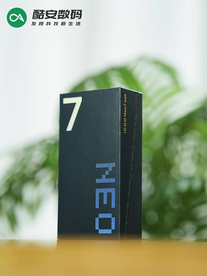 iQOO Neo7 竞速版 印象蓝 · 真机图赏】