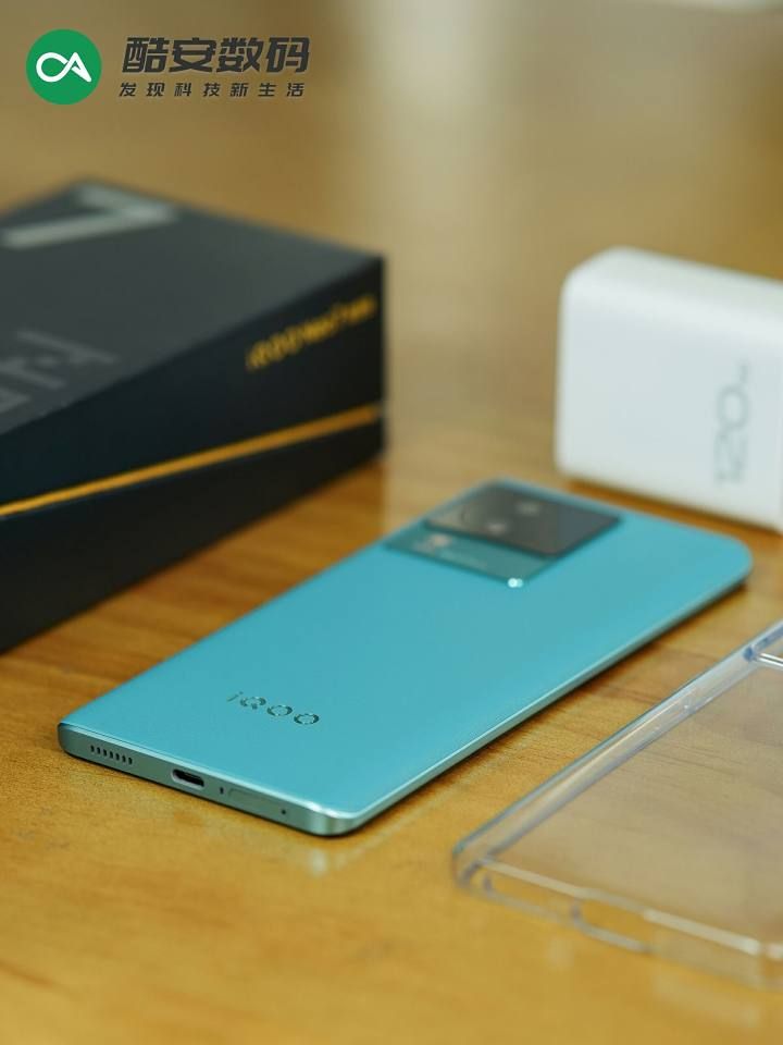 iQOO Neo7 竞速版 印象蓝 · 真机图赏】