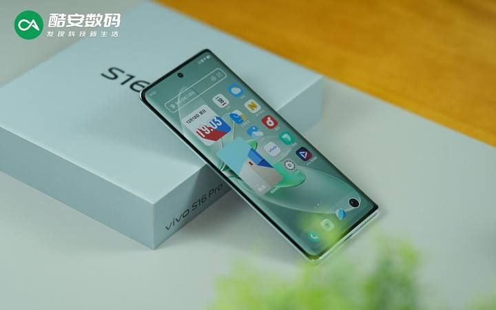 iQOO 11 传奇版 · 开箱图赏】