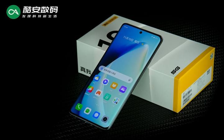 真我10 Pro+ 夜 · 开箱图赏】