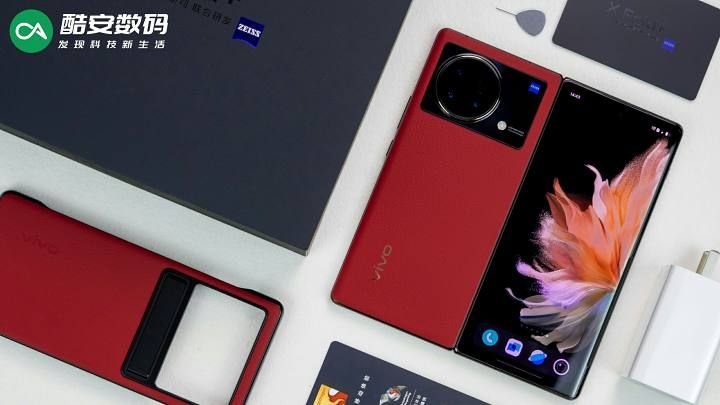 #酷安数码# vivo X Fold+ 华夏红 · 图赏】