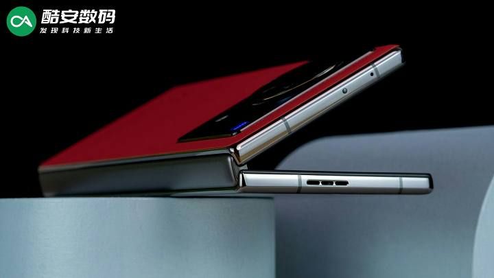#酷安数码# vivo X Fold+ 华夏红 · 图赏】