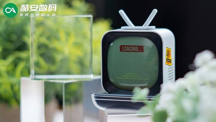 #酷安数码# PANDAER 40W AI 小电视潮充 · 图赏】