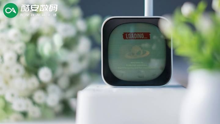 #酷安数码# PANDAER 40W AI 小电视潮充 · 图赏】