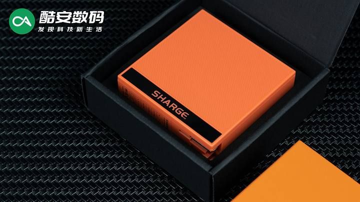 闪极140W多口氮化镓充电器·图赏】