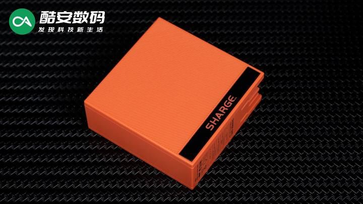闪极140W多口氮化镓充电器·图赏】