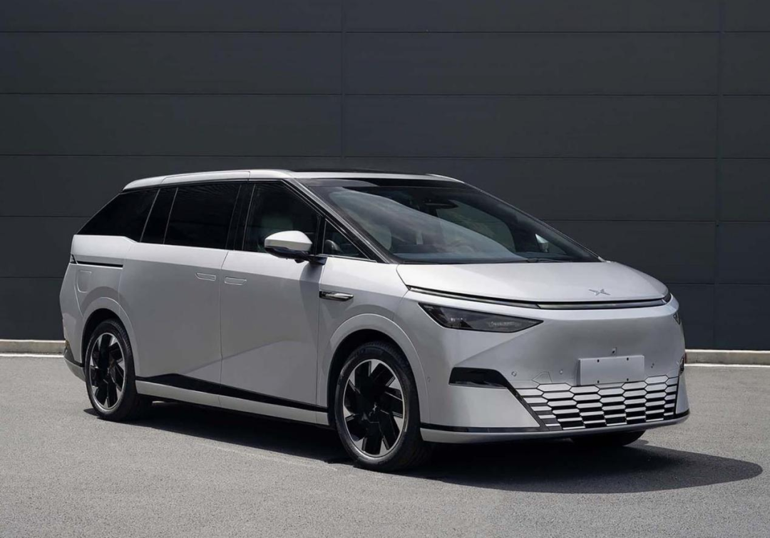 又大又丑的 MPV「保姆车」， 成了车企的新战场