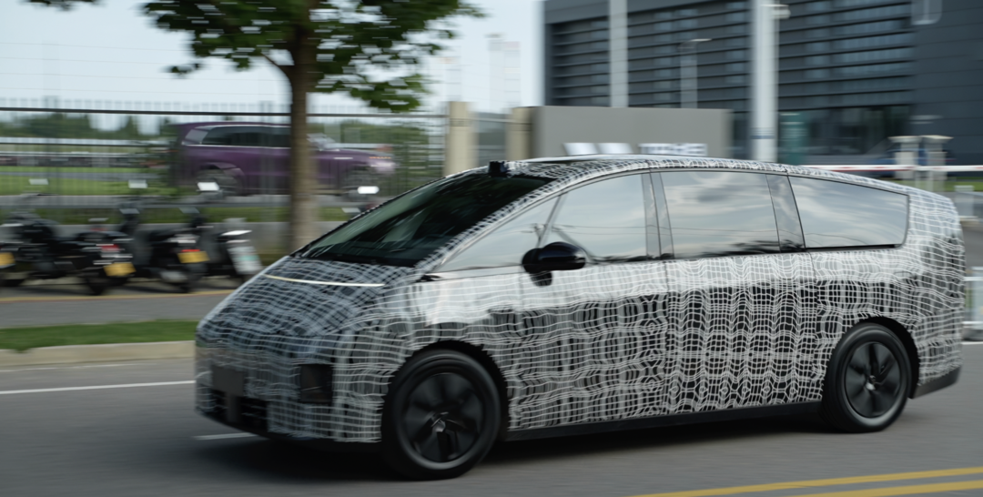 又大又丑的 MPV「保姆车」， 成了车企的新战场
