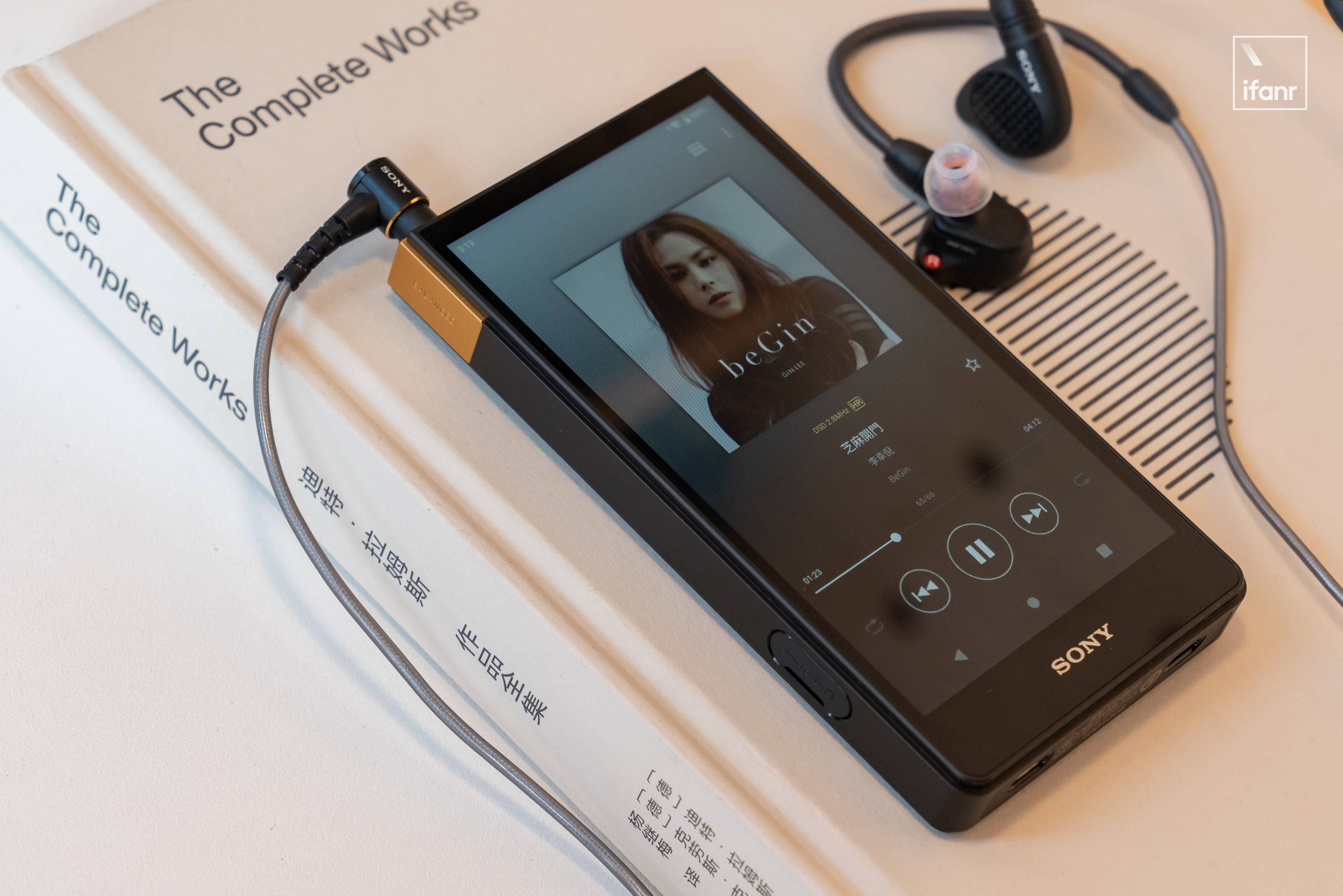 索尼 NW-ZX700 体验：更便携的「小黑砖」，随身醇音的工程级进化