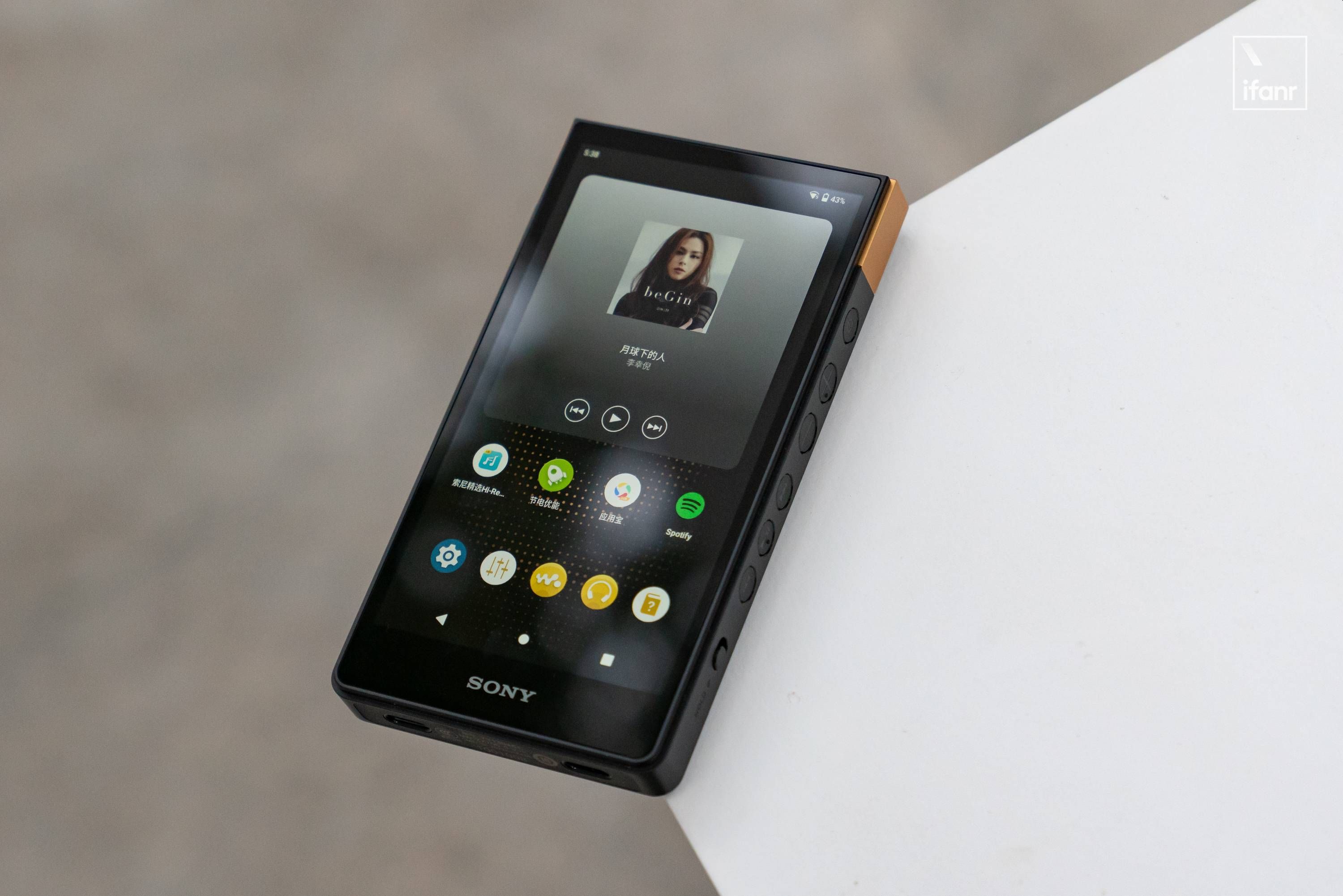 索尼 NW-ZX700 体验：更便携的「小黑砖」，随身醇音的工程级进化