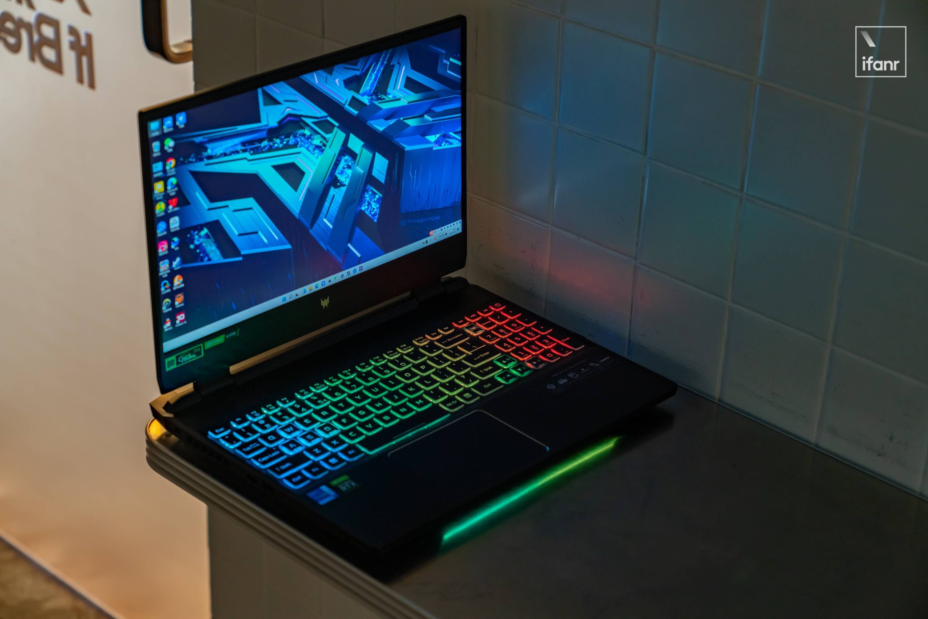 Acer 掠夺者战斧 300 游戏本体验：标压 12 代酷睿 i7 提升明显