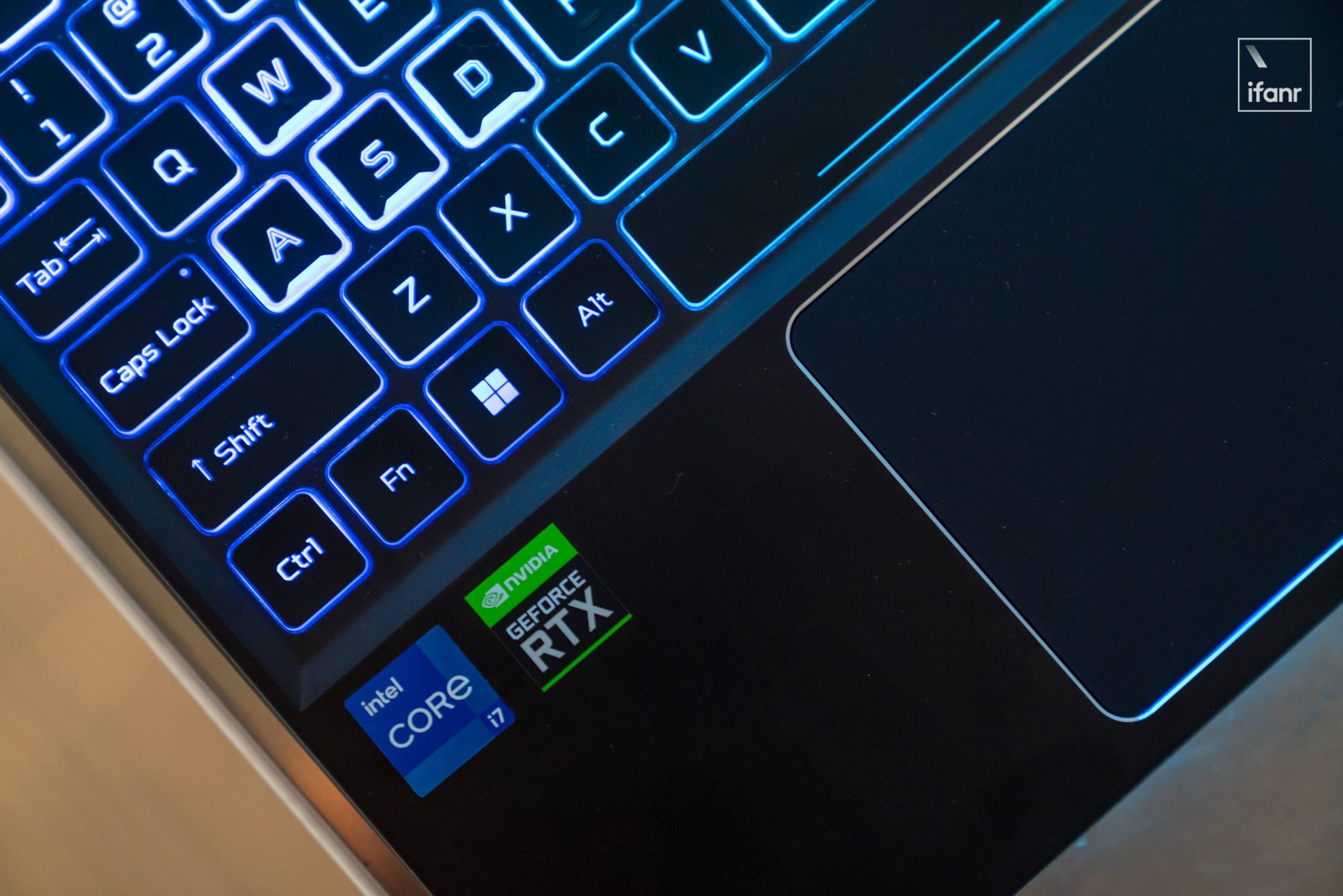 Acer 掠夺者战斧 300 游戏本体验：标压 12 代酷睿 i7 提升明显