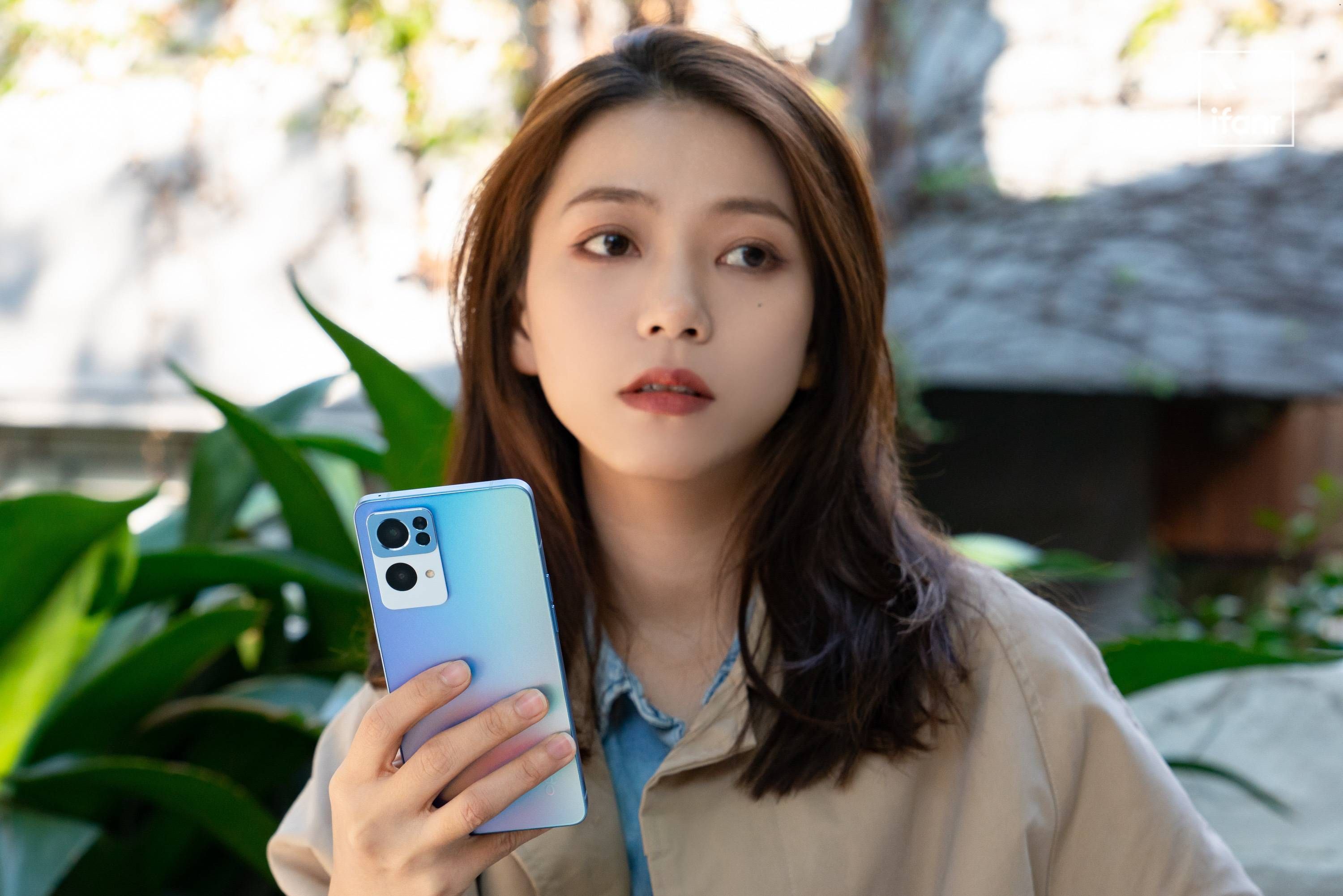 OPPO Reno7 Pro 评测：超感光猫眼镜头会发光