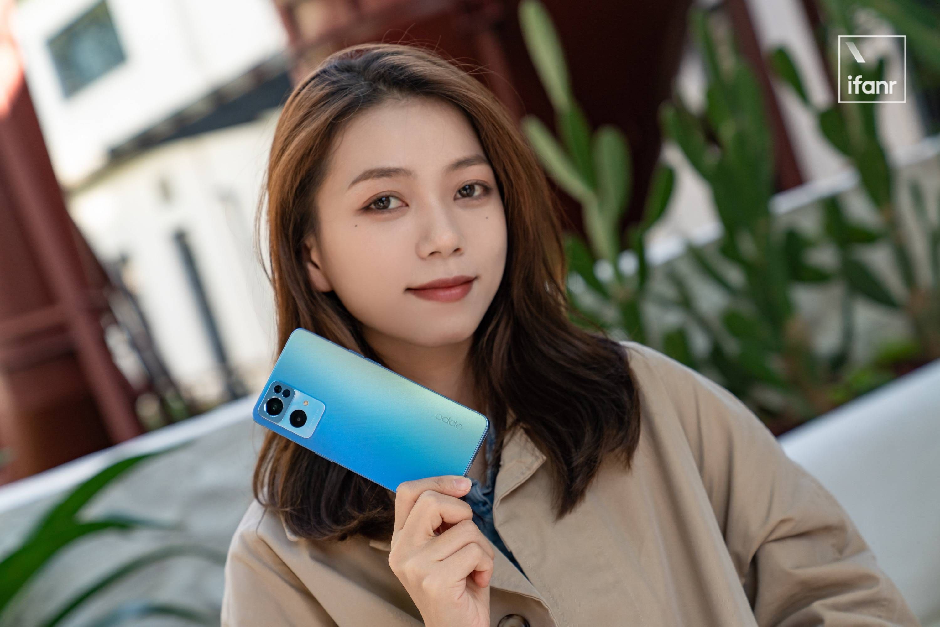 OPPO Reno7 Pro 评测：超感光猫眼镜头会发光