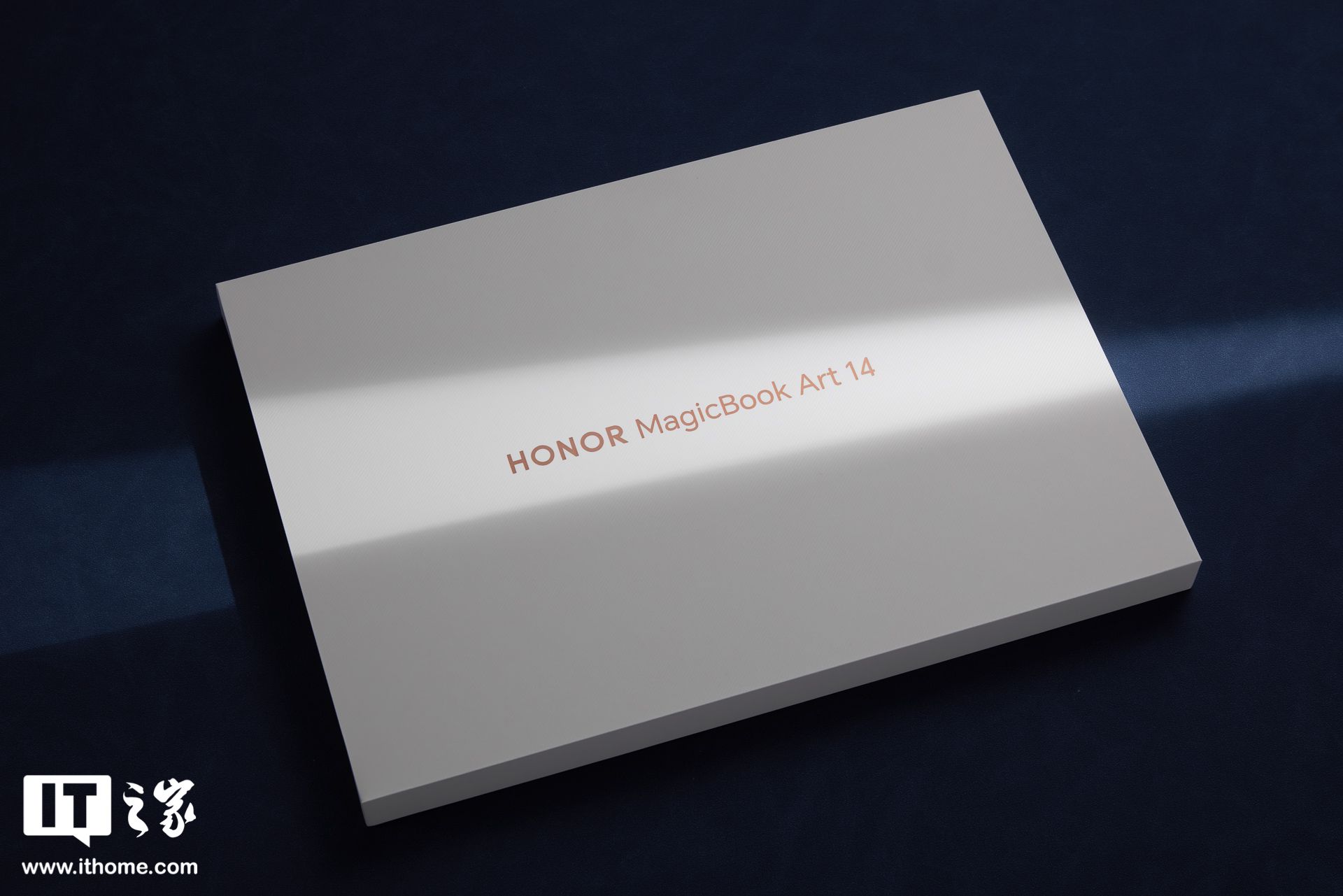 荣耀MagicBook Art 14，引领高端轻薄本新潮流