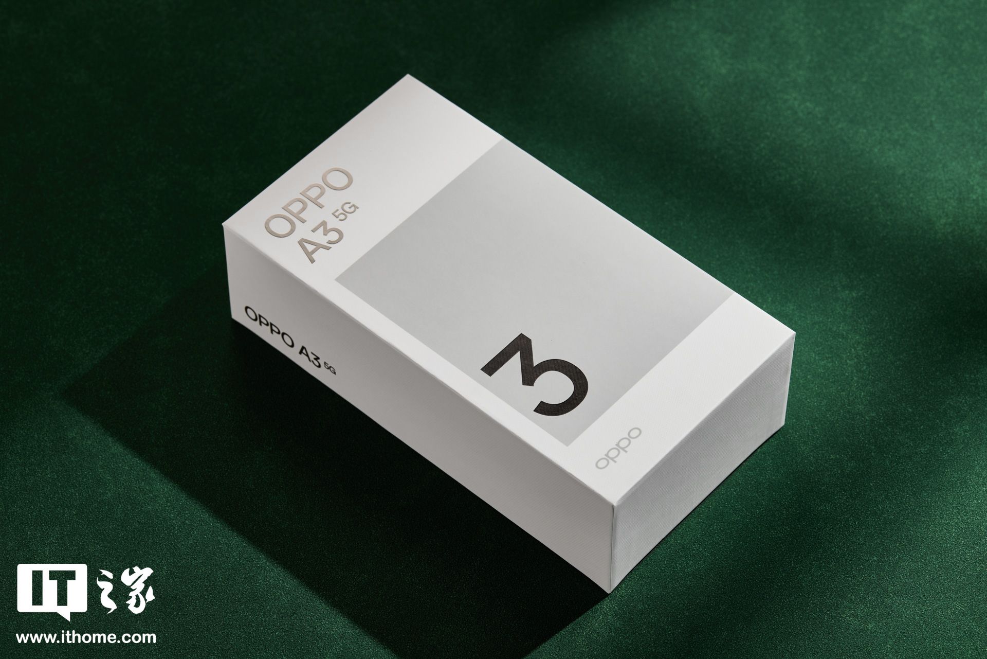 OPPO A3 山绿版，华丽的山绿色外观及出色的耐磨性能