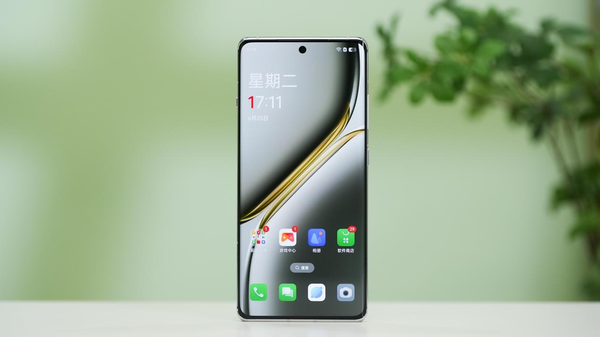 一加 Ace 3 Pro，搭载顶级配置 打造游戏终极体验