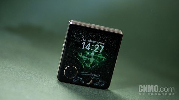 荣耀Magic V Flip，高性价比的小视野探索