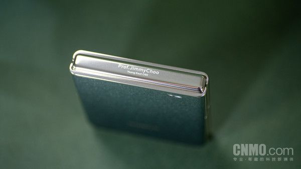 荣耀Magic V Flip，高性价比的小视野探索