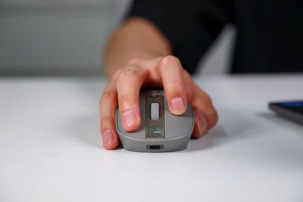 贝思编辑器AI鼠标的全面体验，智能化办公新伙伴