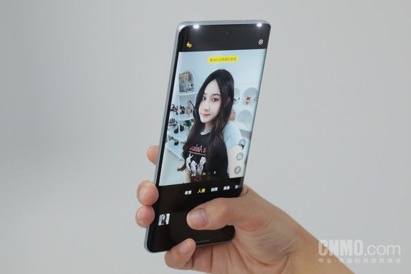 独特东方美学设计，Vivo S19 Pro的全焦人像摄影亮点