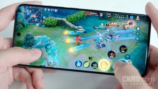 OPPO Reno12系列，全网测评深度剖析 AI 引领潮流