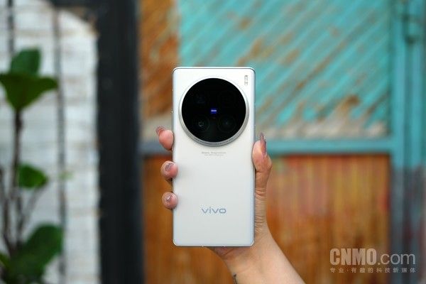 4倍光学变焦，Vivo X100 Ultra的超远摄实力