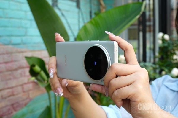 4倍光学变焦，Vivo X100 Ultra的超远摄实力