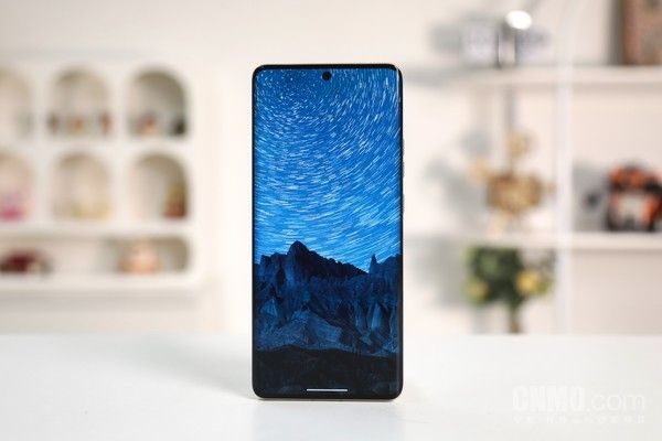 美学与科技的完美融合，Moto X50 Ultra首发评测