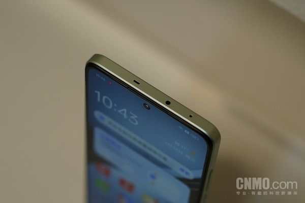 OPPO K12，轻薄便携的100瓦闪光充电电池普及器