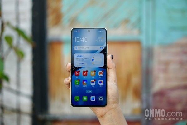OPPO K12，轻薄便携的100瓦闪光充电电池普及器