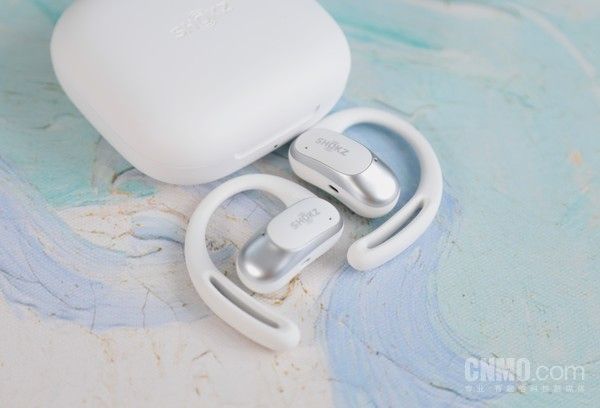 Shokz OpenFit Air，让你的耳朵自由呼吸的耳机
