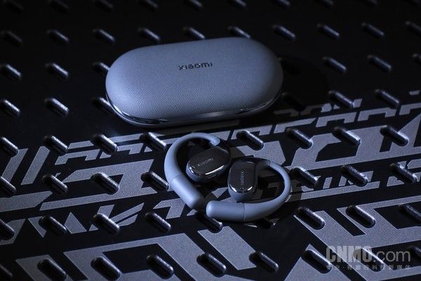 小米首款开放式耳机，稳固、舒适、定向与隔音效果