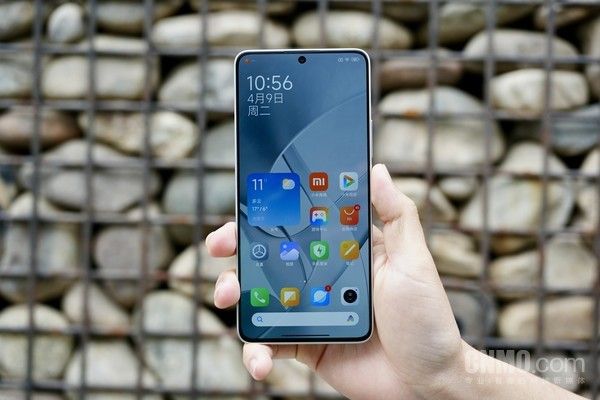 Redmi Turbo 3，搭载高通骁龙8s 打造旗舰性能普及器