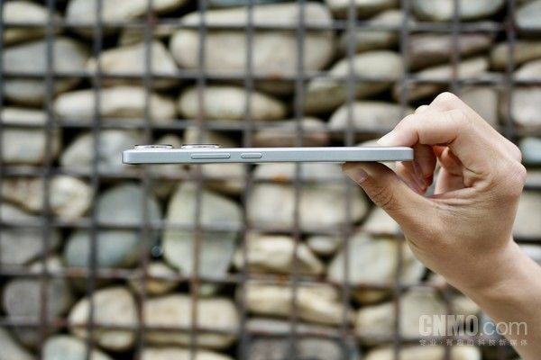 Redmi Turbo 3，搭载高通骁龙8s 打造旗舰性能普及器