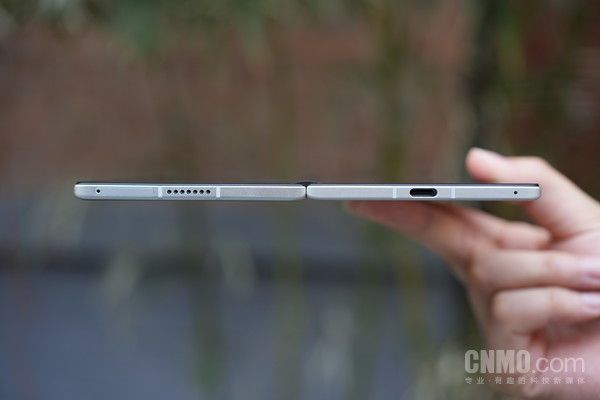 vivo X Fold3，轻薄可折叠屏手机的革新之作