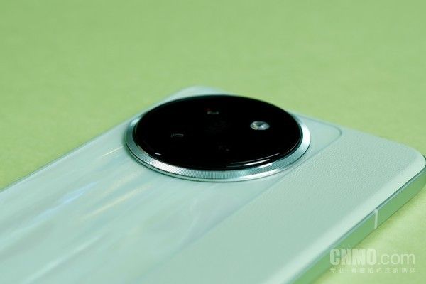 小米Civi 4 Pro，迈向智能手机新时代的里程碑