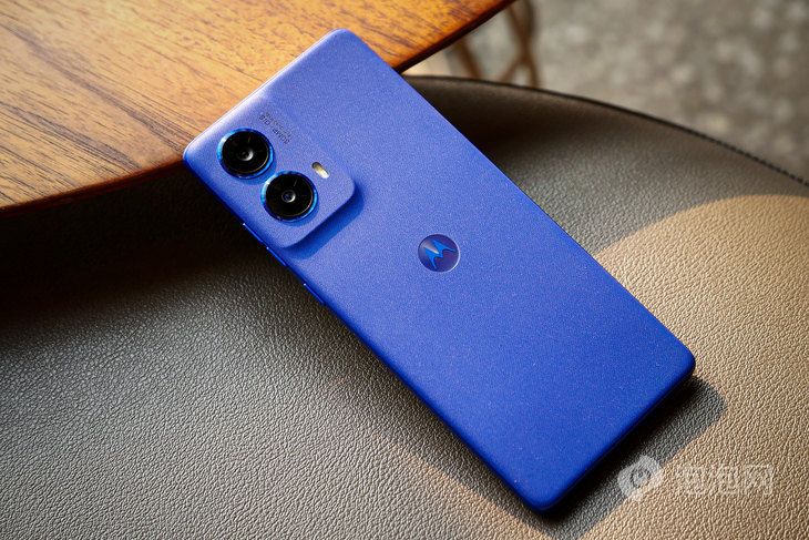外观时尚、续航5000mAh，摩托罗拉S50 Neo评测