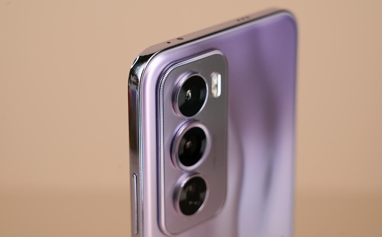 OPPO Reno 12 Pro，内外兼修的小轻旗舰