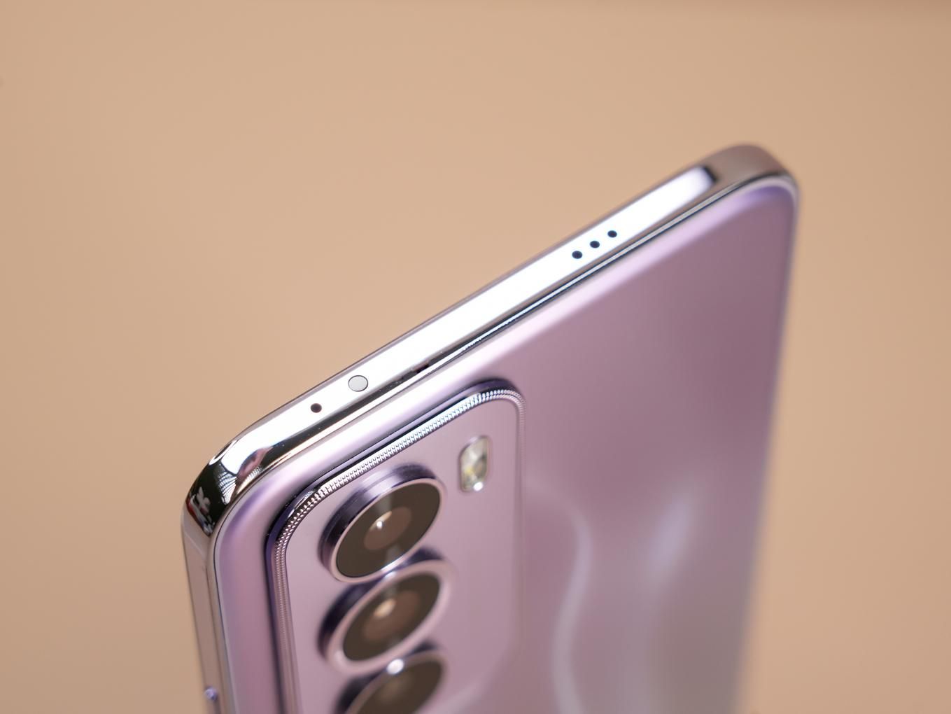 OPPO Reno 12 Pro，内外兼修的小轻旗舰