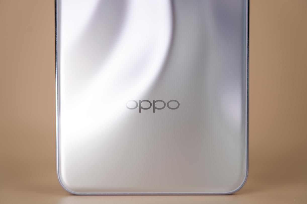 OPPO Reno 12 Pro，内外兼修的小轻旗舰