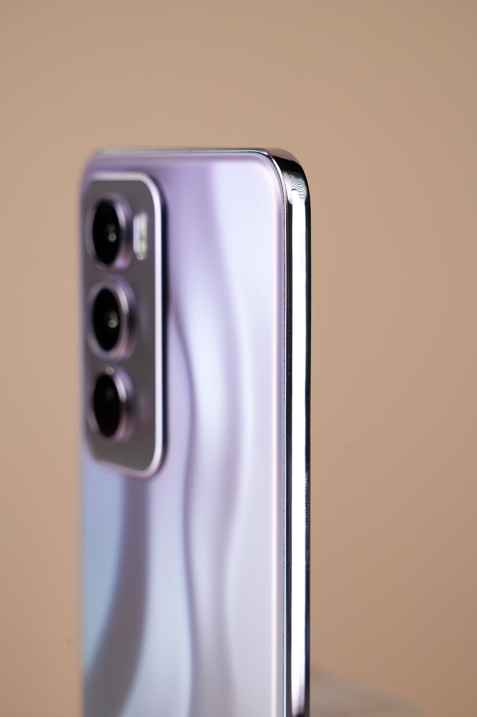 OPPO Reno 12 Pro，内外兼修的小轻旗舰