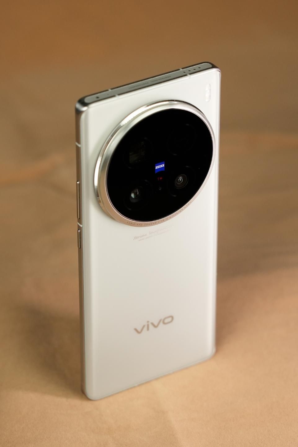 超越视界，体验 vivo X100 Ultra 的极致影像世界