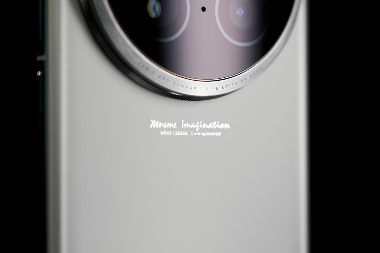 超越视界，体验 vivo X100 Ultra 的极致影像世界