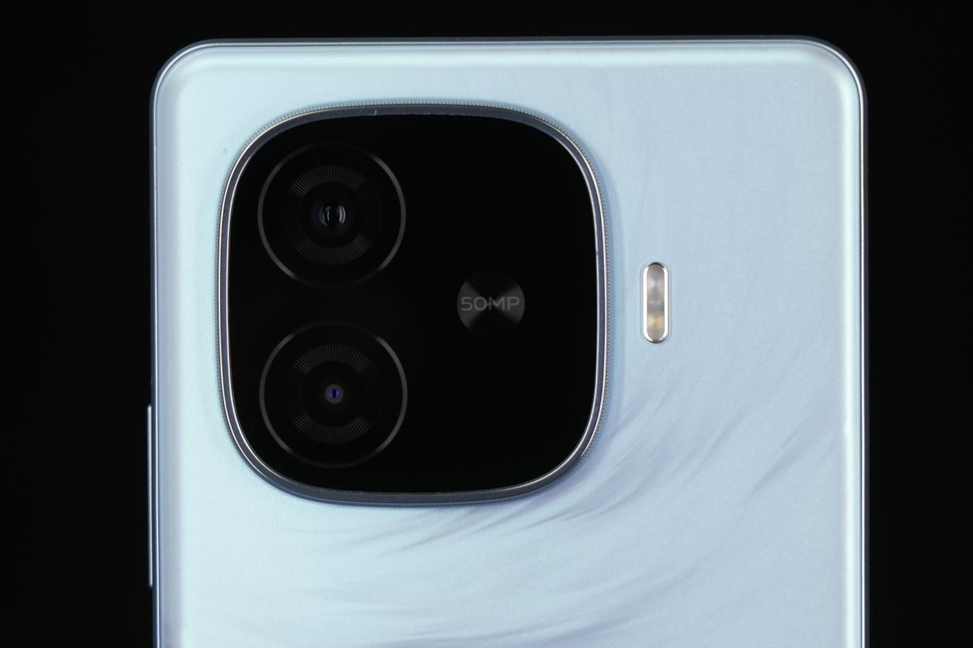 从技术角度看，简评vivo Y200/Y200 GT