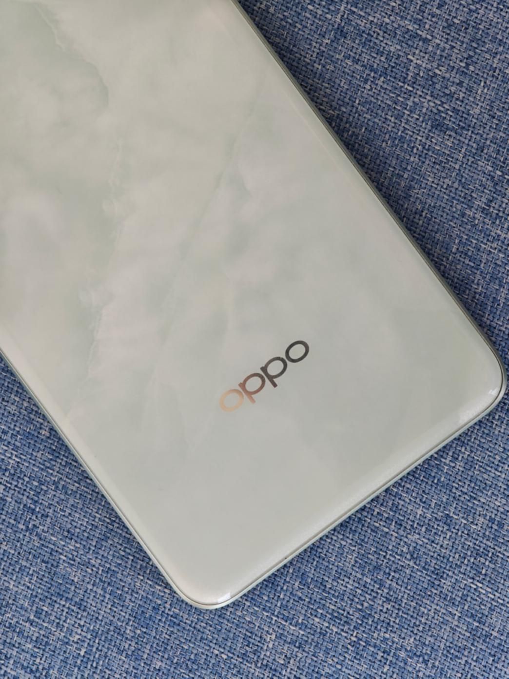 OPPO K12 5G，搭载均衡配置及百瓦快充，轻薄设计尽显尊贵品质！