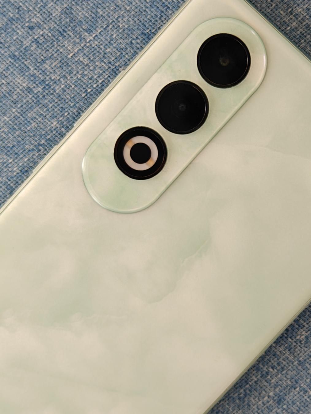 OPPO K12 5G，搭载均衡配置及百瓦快充，轻薄设计尽显尊贵品质！